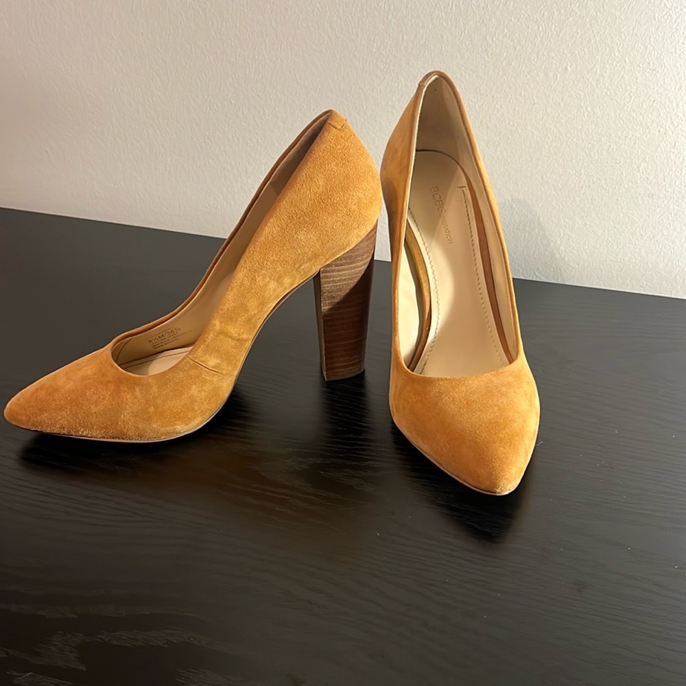 BCBGeneration Clarice Caramel Tan Suede Block Heel, Size 8.5